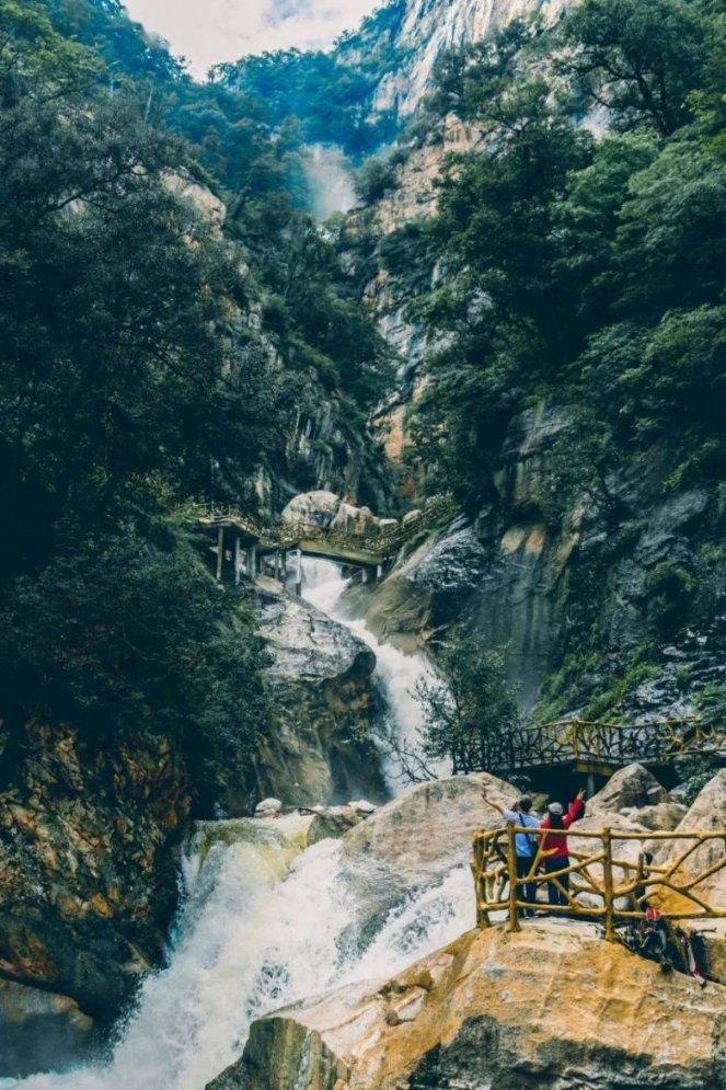 救援受困的小偷